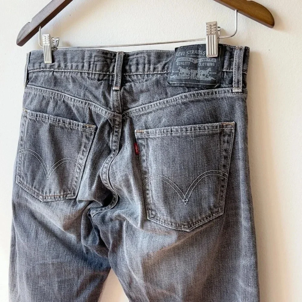 🌟✨2 for  $30✨🌟 Levi’s Vintage Men’s Slim Straight Jeans